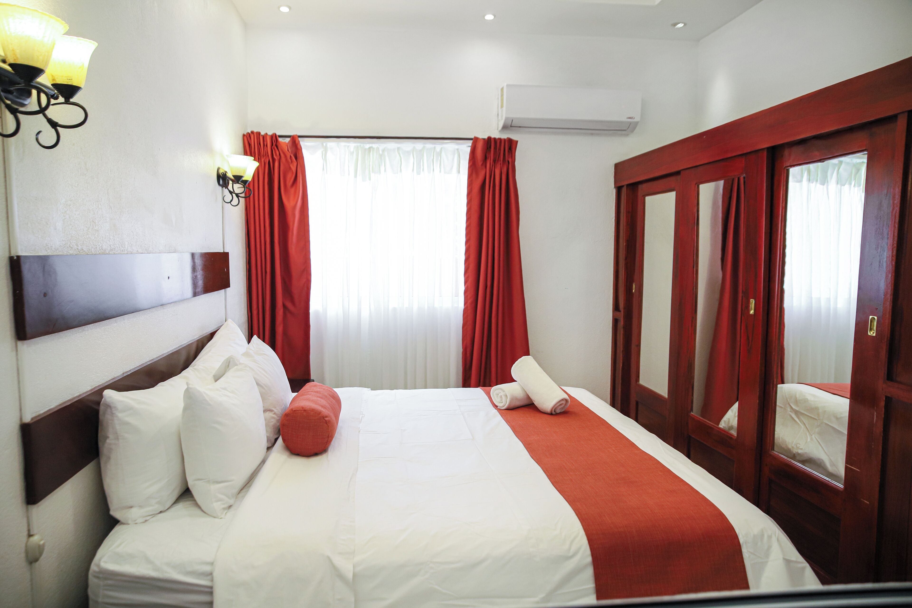 디럭스 스튜디오 스위트 | 고급 침구, 객실 내 금고, 각각 다른 스타일의 인테리어, 각각 다르게 가구 비치