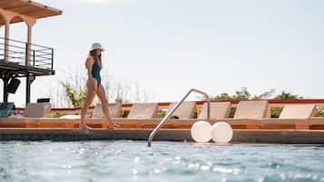 Outdoor pool, sun loungers