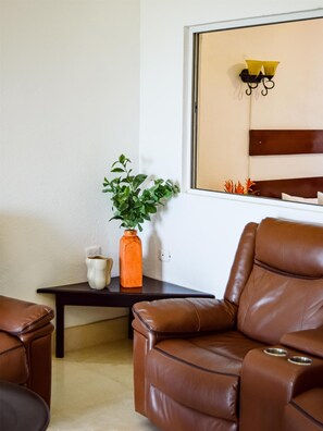1 bedroom, premium bedding, minibar, in-room safe