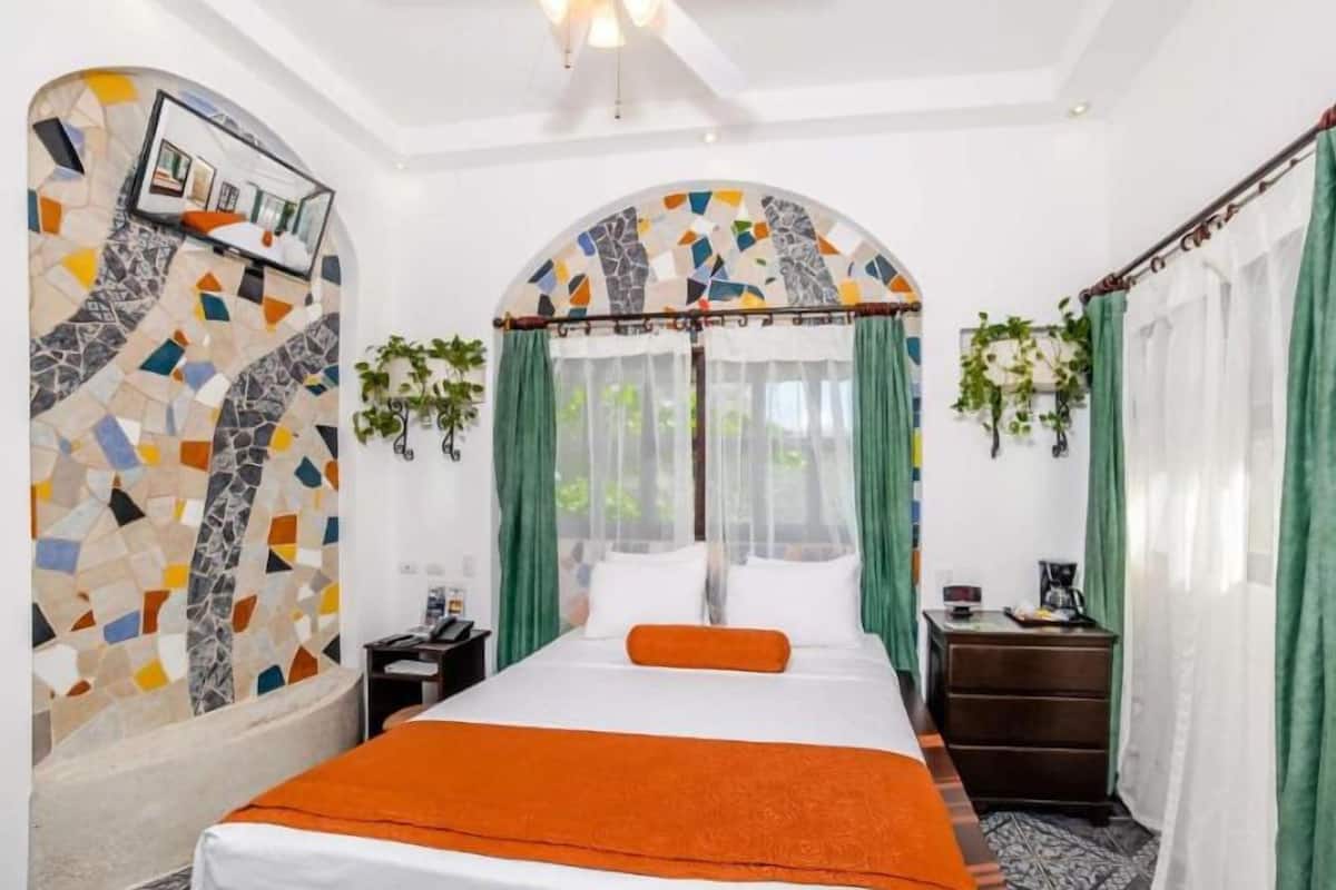 Jungle Room | 1 bedroom, premium bedding, in-room safe, individually decorated