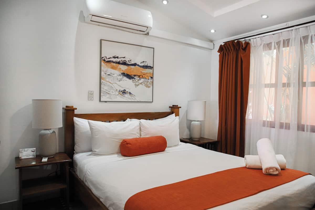 Family Room | Premium bedding, in-room safe, individually decorated