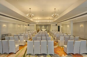 Banquet hall - The Avenue Regent (Kanayannur)