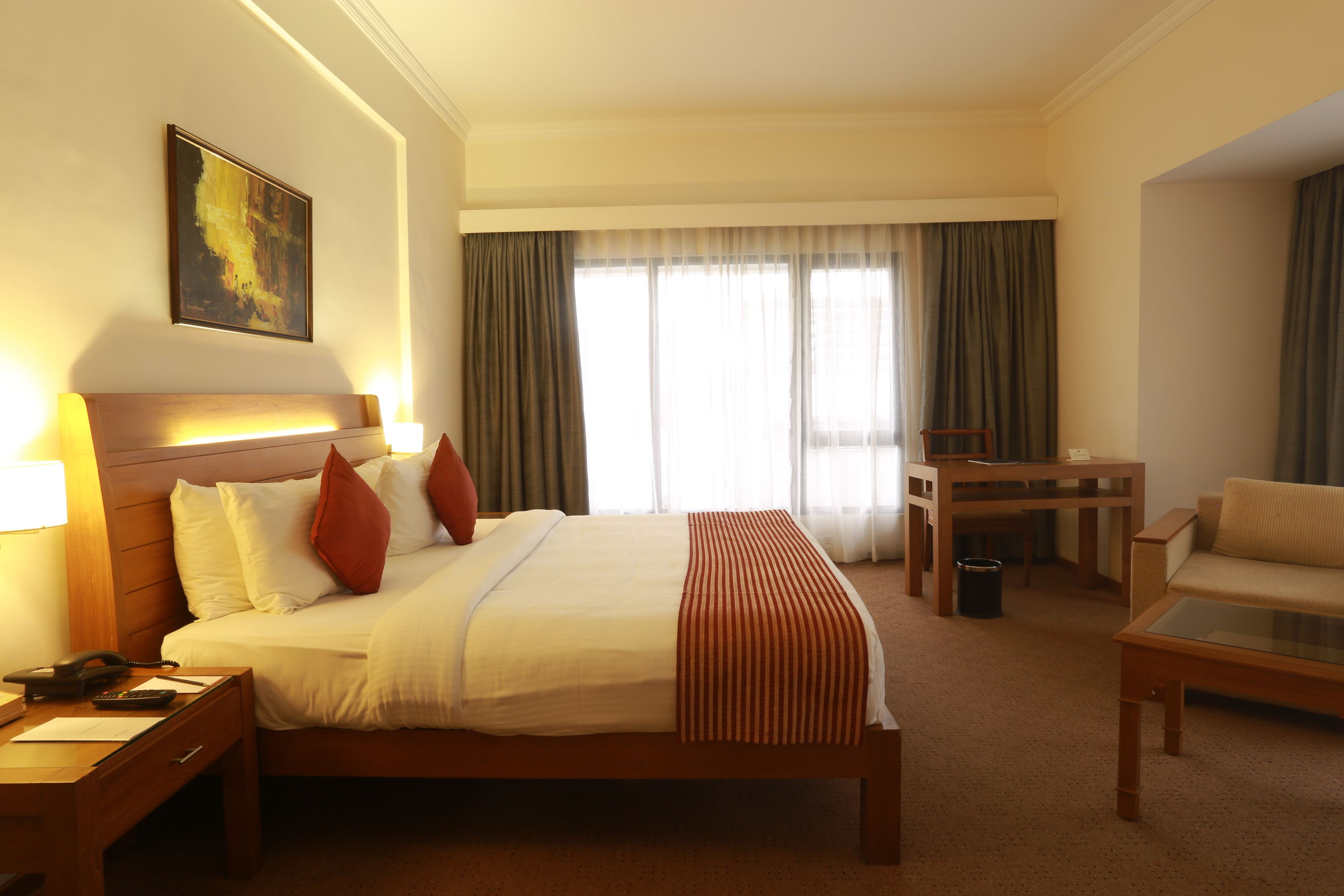 premium bedding, minibar, in-room safe, desk