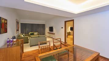 Sviitti | Ruokailu omassa huoneessa