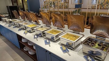 Petit déjeuner buffet compris tous les jours