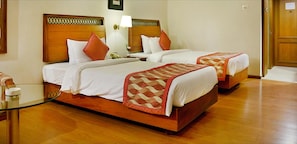 Minibar, in-room safe, desk, iron/ironing board