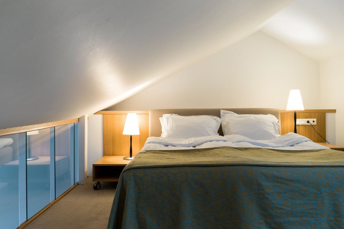 premium bedding, pillow-top beds, minibar, in-room safe