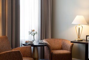 Deluxe Double Room | Premium bedding, pillowtop beds, minibar, in-room safe - Elite Hotel Knaust (Sundsvall)