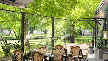 2 restoran, kahvaltı sunulur