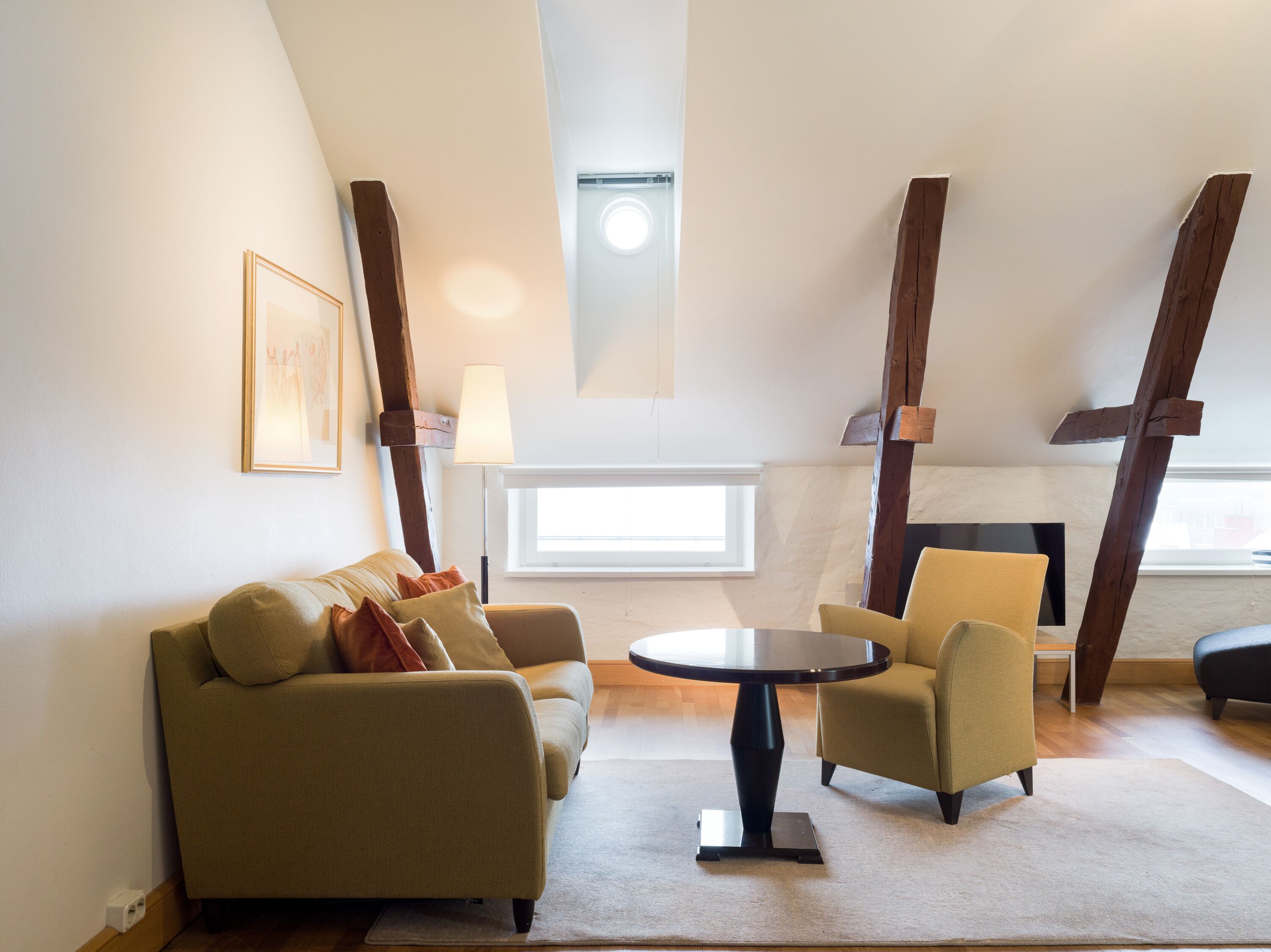 junior suite loft | premium bedding, pillow-top beds, minibar, in-room safe