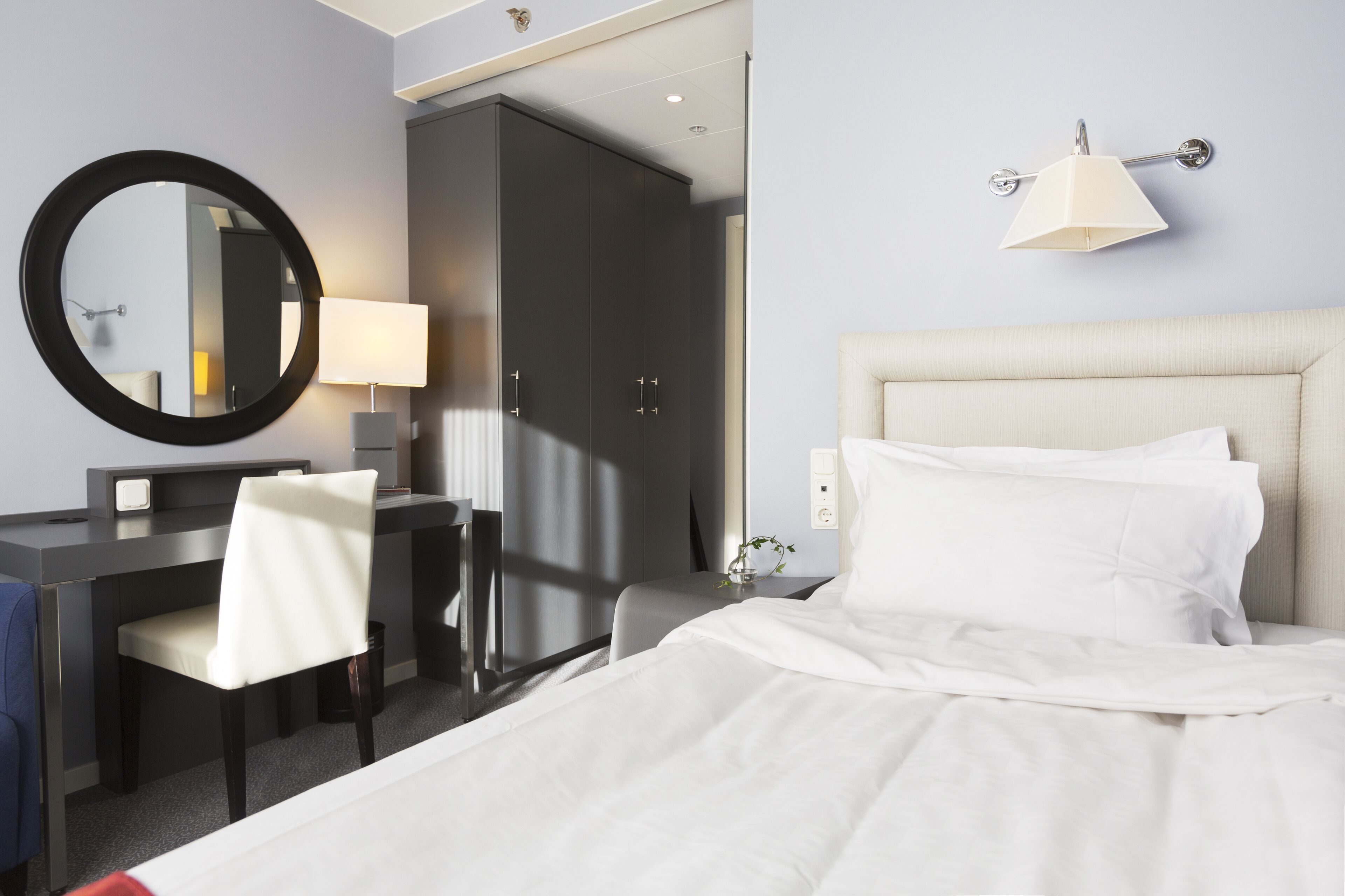 Premium bedding, pillow-top beds, minibar, in-room safe
