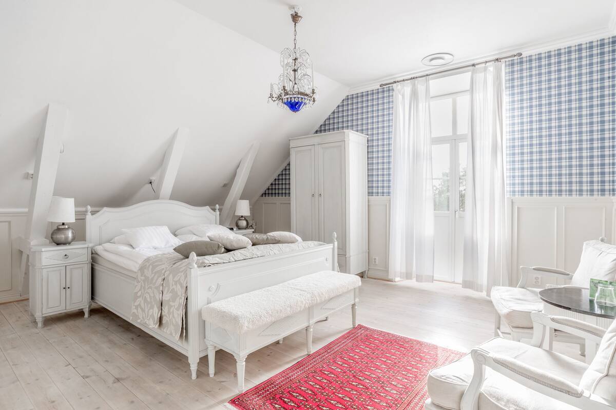 Suite, 2 soverom | Skrivebord, strykejern/-brett, wi-fi (inkludert) og sengetøy