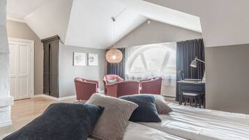 Suite | 1 habitación, ropa de cama hipoalergénica y escritorio