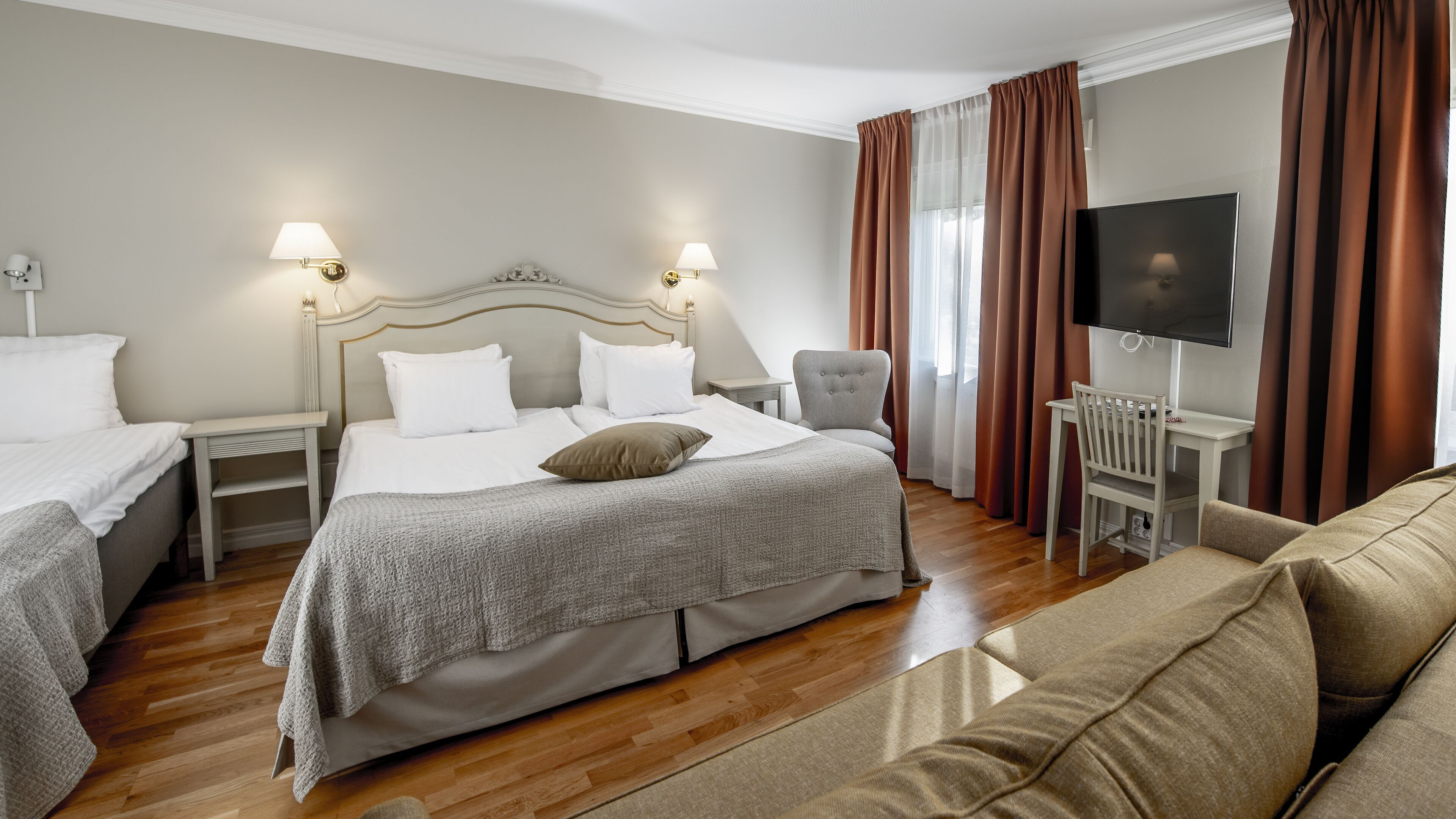Desk, iron/ironing board, free WiFi, bed sheets
