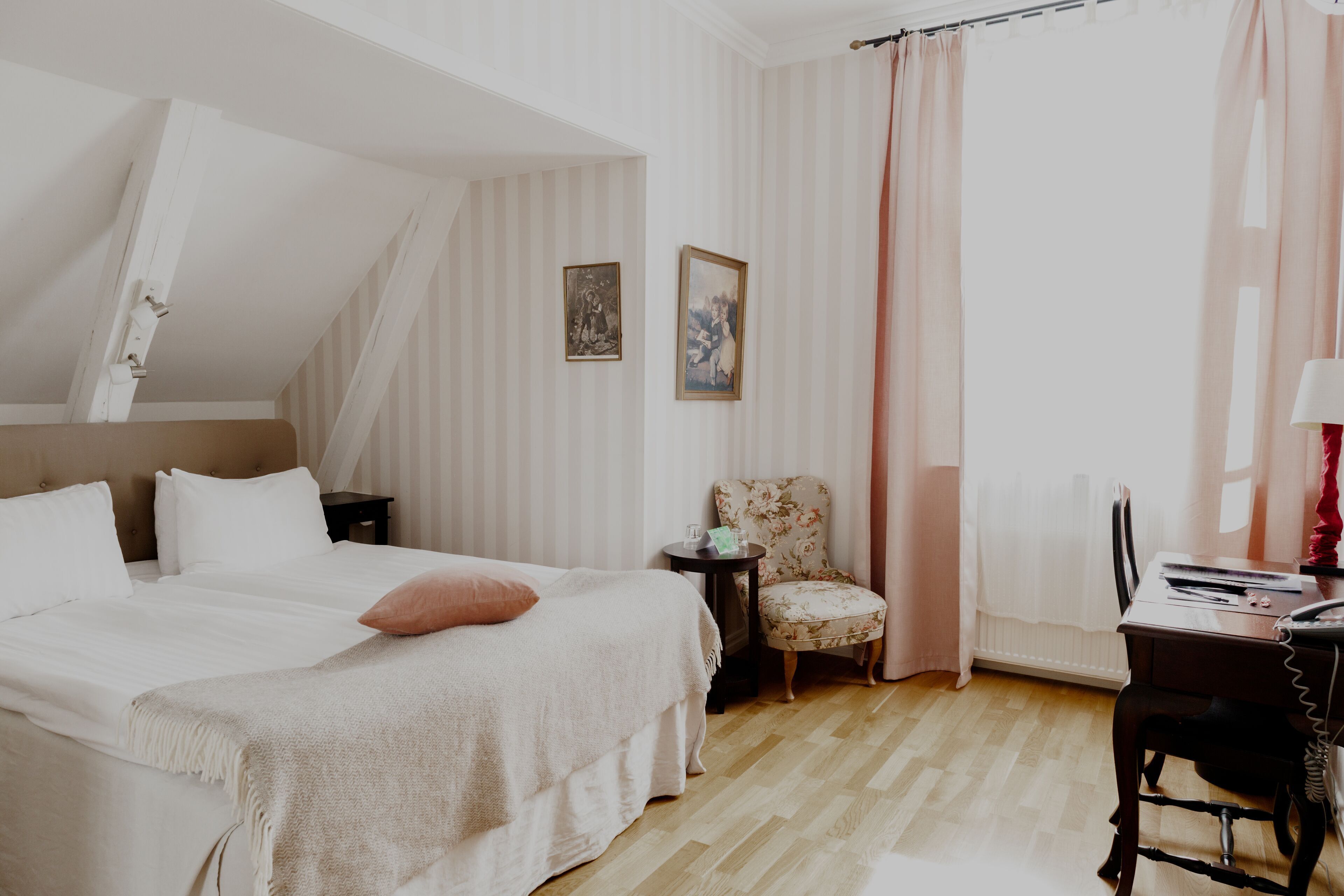 Desk, iron/ironing board, free WiFi, bed sheets
