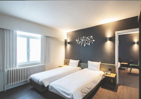 Family Room, 2 Bedrooms