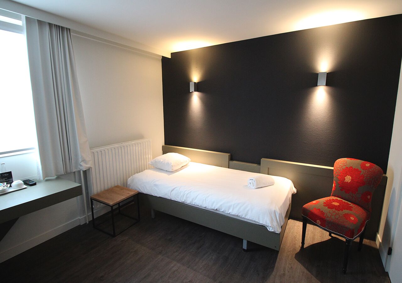 single room | desk, free wifi, bed sheets