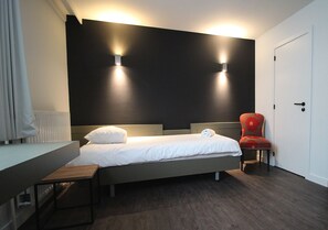 Single Room | Down comforters, desk, laptop workspace, blackout drapes - Cortina Hotel (Wevelgem)