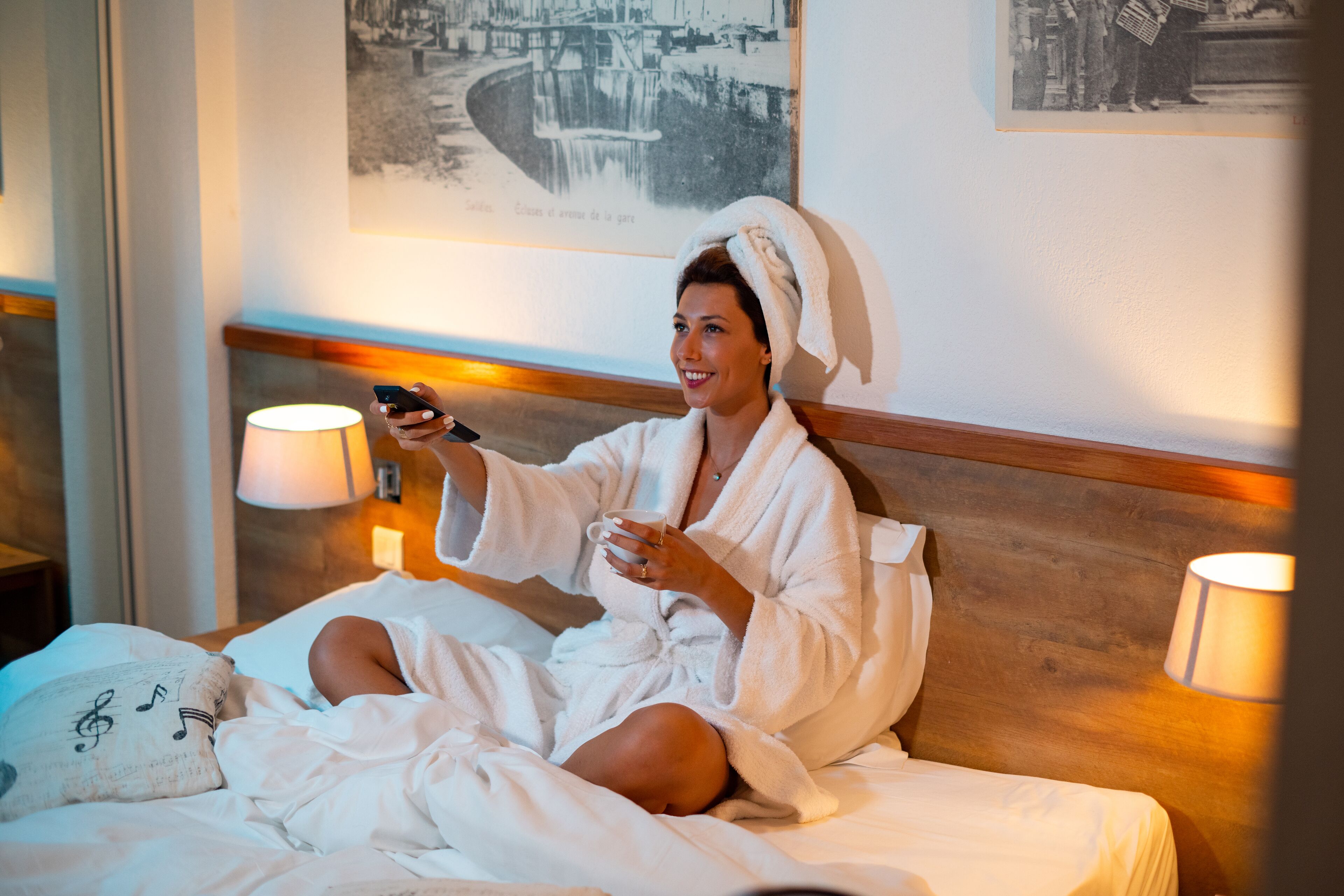 Comfort Double Room | Minibar, in-room safe, desk, blackout drapes