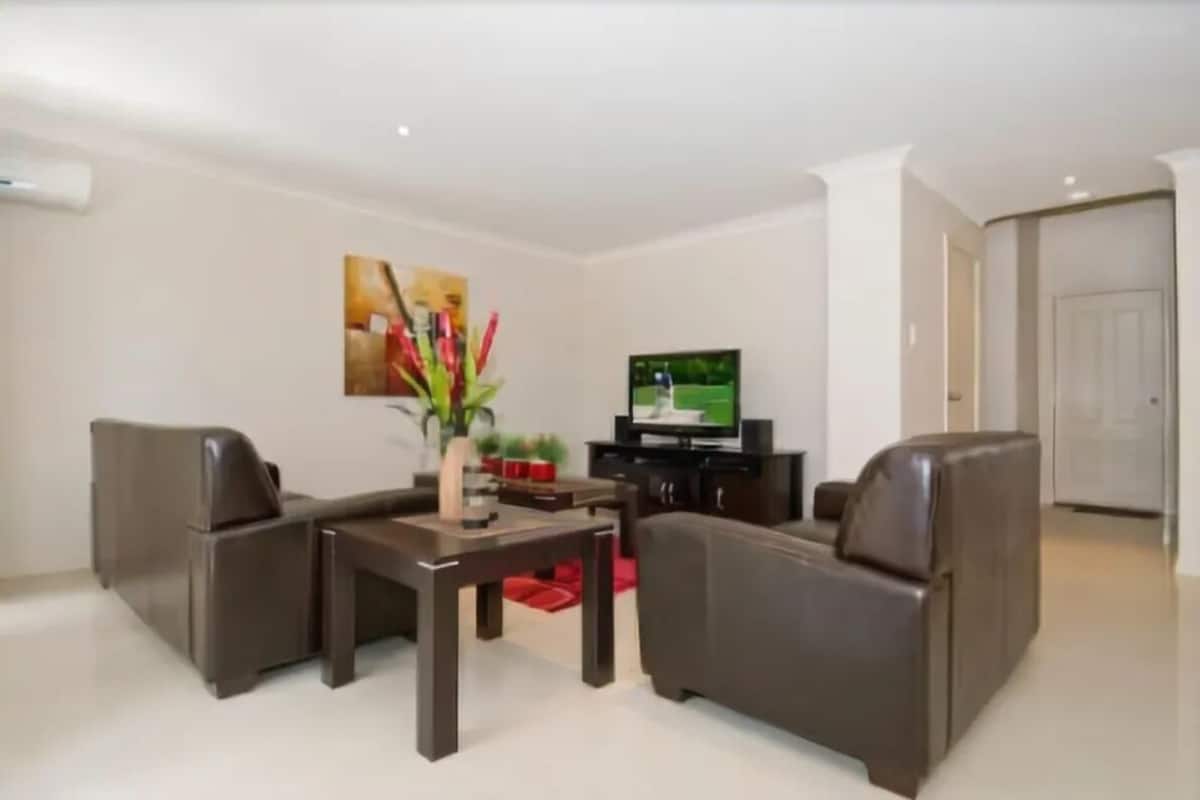 Townhome, 2 Bedrooms | Living area