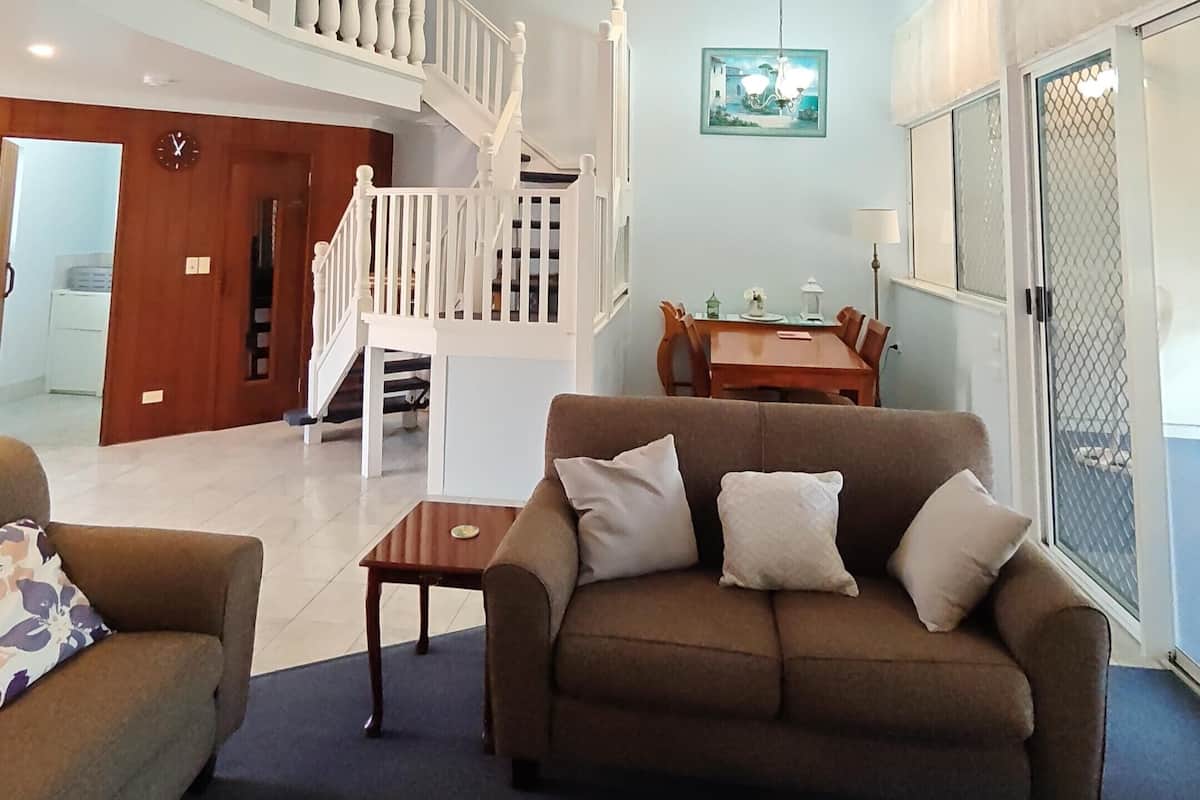 1 habitación, tabla de planchar con plancha y internet por cable gratis