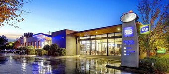 Club Laverton Motel