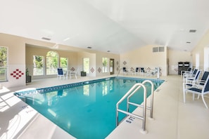 Una piscina cubierta