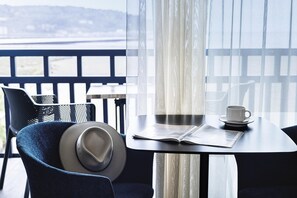 Standard Room, Pool Access, Ocean View (Balcon / Balcony)