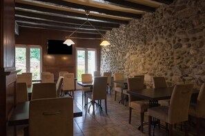 Daily buffet breakfast (EUR 14.70 per person)