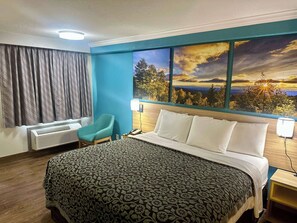 Room, 1 King Bed, Accessible, Non Smoking (Mobility/Hearing, Tub w/ Grab Bars) | Desk, laptop workspace, iron/ironing board, free cribs/infant beds