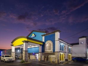 Esterni