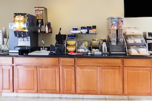 Enjoy cooking in this fully equipped kitchen with a coffee machine, toaster, and kettle.