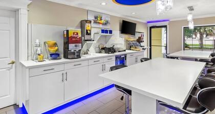 Days Inn by Wyndham Houston East