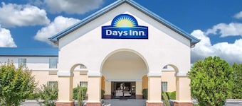 Days Inn by Wyndham Lincoln