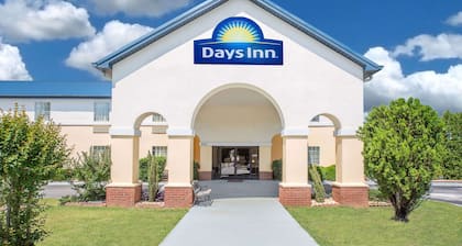 Days Inn by Wyndham Lincoln