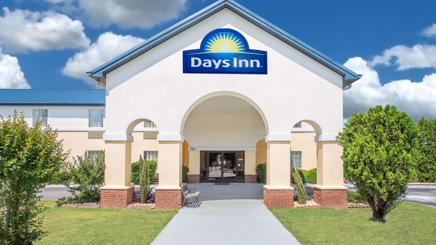 Days Inn by Wyndham Lincoln