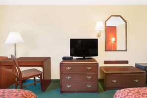 标准房, 2 张大床 | 办公桌、熨斗/熨衣板、免费婴儿床、免费 WiFi