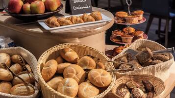 Daily buffet breakfast for a fee