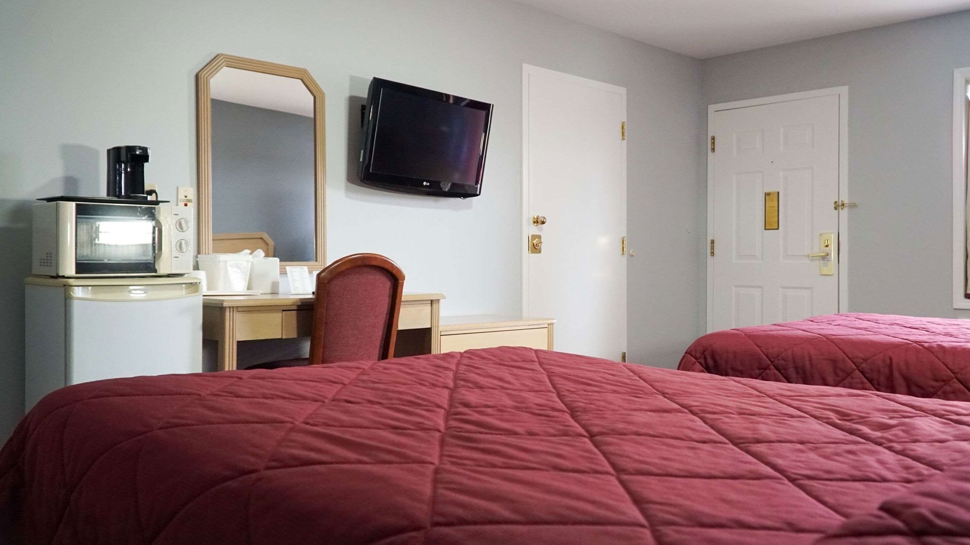 Desk, iron/ironing board, free WiFi, bed sheets