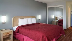 Desk, iron/ironing board, free WiFi, bed sheets - Rodeway Inn Beebe (Beebe)