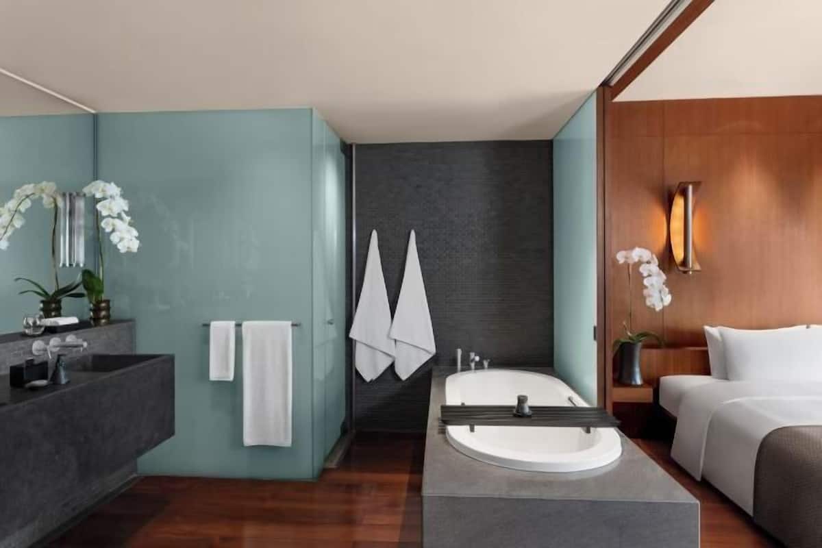 1 slaapkamer, luxe beddengoed, een kluis op de kamer, een bureau