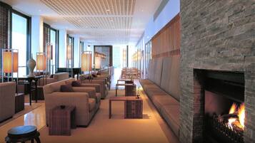 Área de estar no saguão