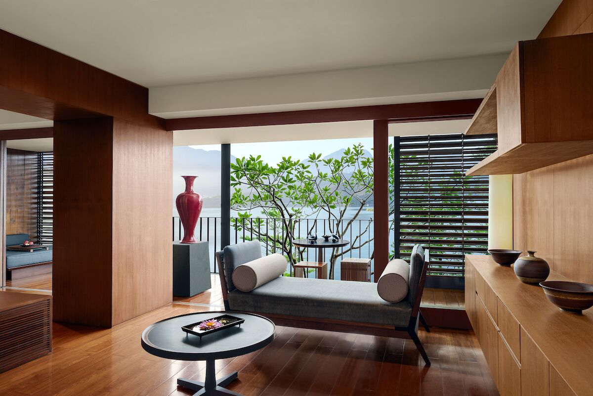 suite, bathtub, lakeside, 2f-3f | 1 bedroom, premium bedding, in-room safe, desk