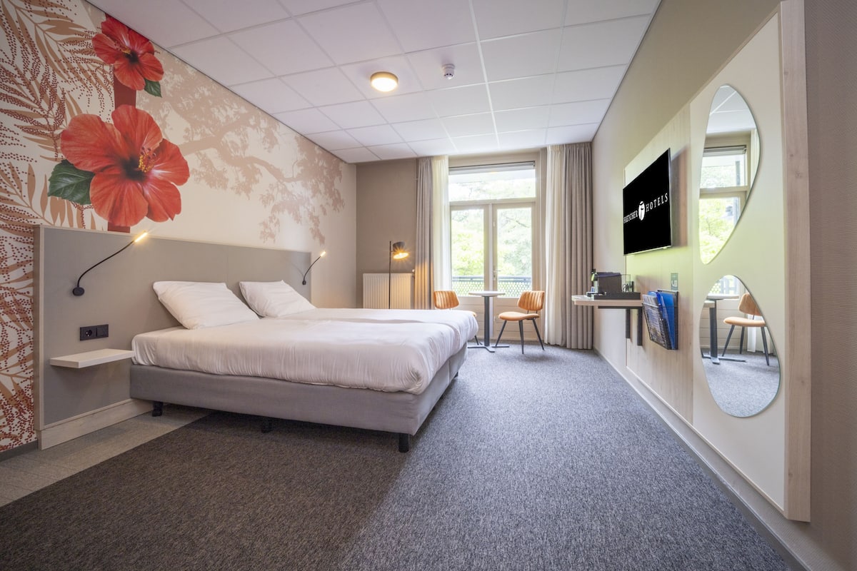 Comfort double room | Tallelokero huoneessa, työpöytä, silitysrauta/-lauta, ilmainen Wi-Fi