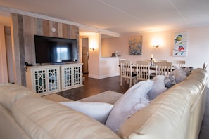 1 bedroom, premium bedding, desk, blackout drapes