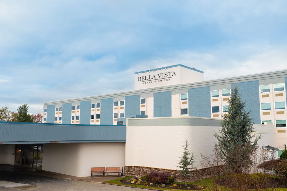 Bella Vista Hotel & Suites