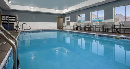Holiday Inn Express Hotel & Suites Clinton by IHG