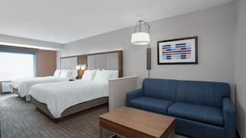 Rom – standard, flere senger | Skrivebord, skrivebord for bærbar PC og strykejern/-brett