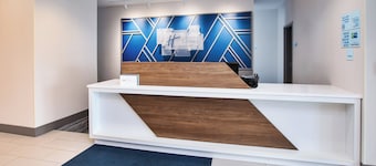 Holiday Inn Express Hotel & Suites Defiance by IHG