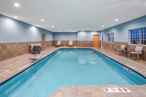 Indoor pool - Holiday Inn Express Hotel & Suites Defiance by IHG (Defiance)